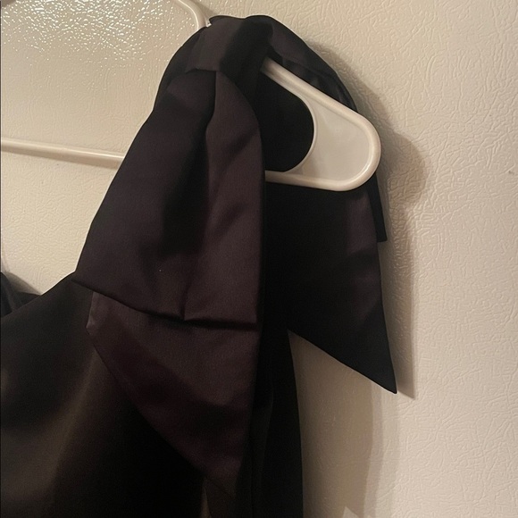 Eliza J Size 8 Elegant Black One-Shoulder Dress with Bow - Picture 3 of 8